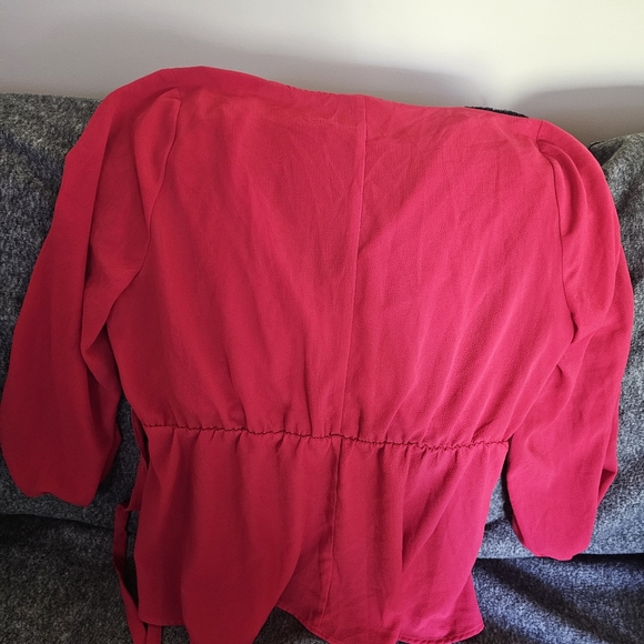 Lane Bryant red faux wrap blouse size 16 - Picture 4 of 4